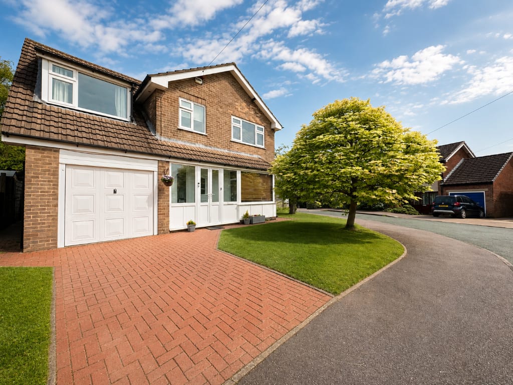 Hollingworth Drive, Hawk Green